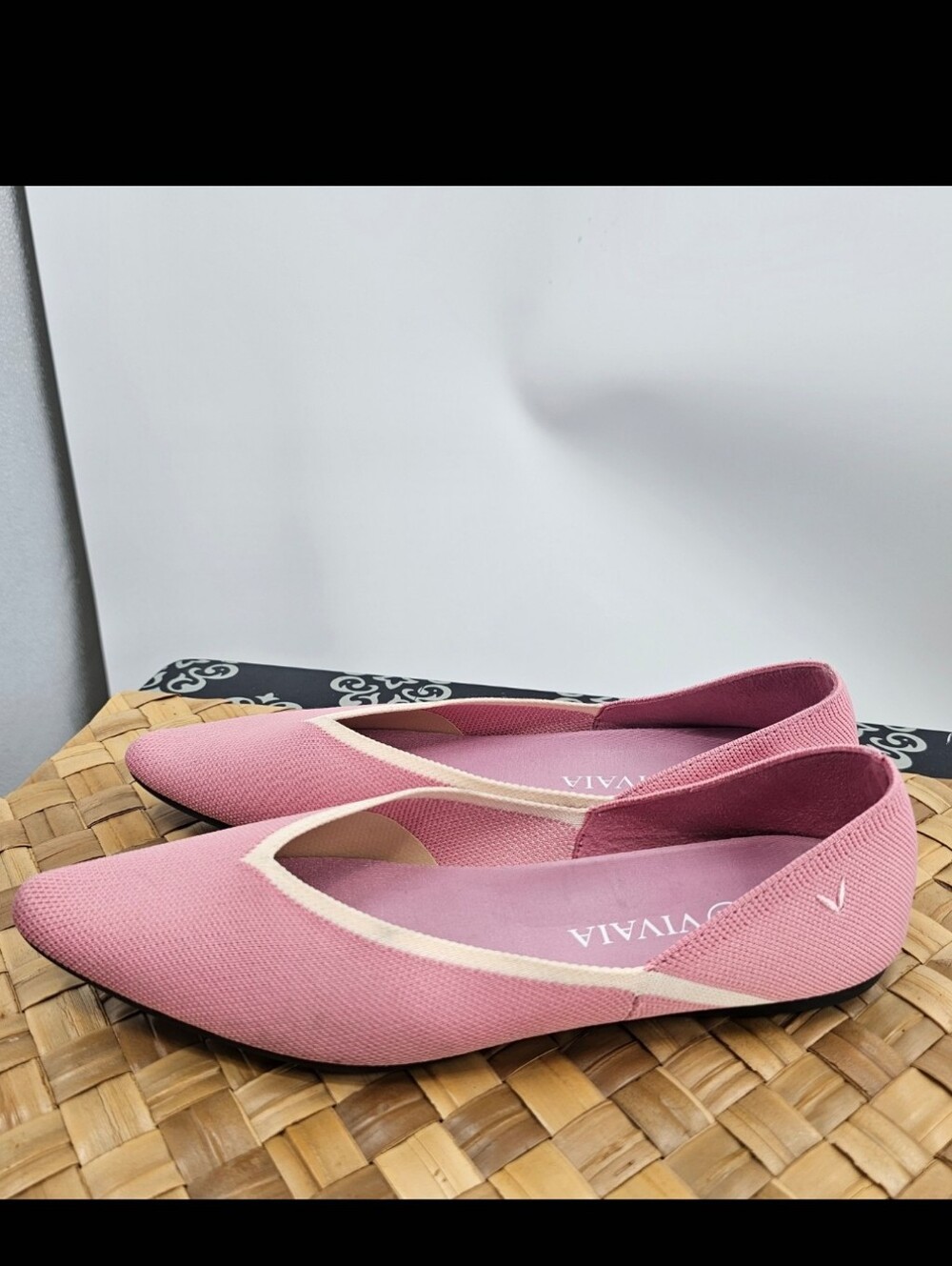 Vivaia Pink Pointed Knit Flats with Cream Trim Size 41